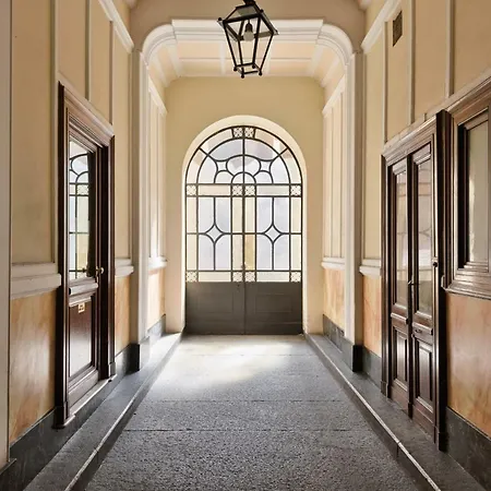 Guesthost - Mole Antonelliana Lovely Loft Апартаменты Турин