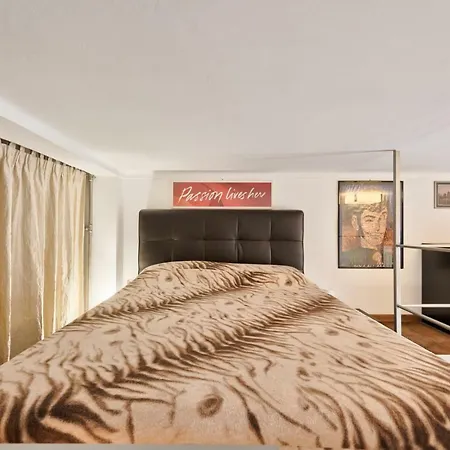 Guesthost - Mole Antonelliana Lovely Loft Турин