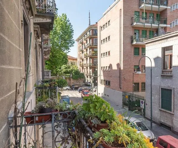 Guesthost - Mole Antonelliana Lovely Loft Turin