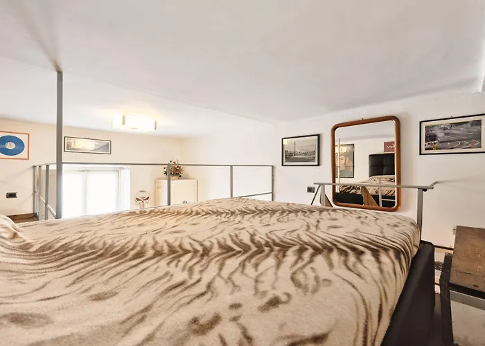 Apartamento Guesthost - Mole Antonelliana Lovely Loft Turín